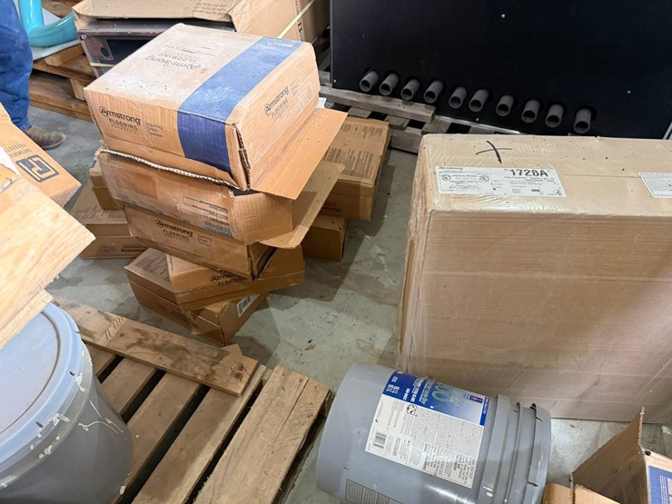 #46828-•-lot-of-floor-tile-&-glue-inv#46828-image-4