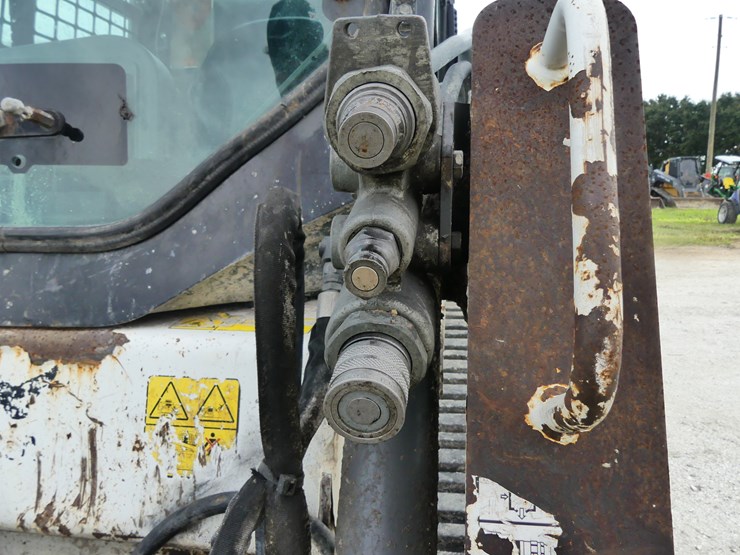 2022-bobcat-t450-image-10