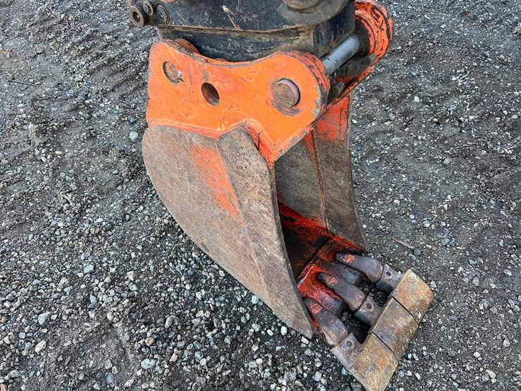 2011-kubota-kx71-3-image-11