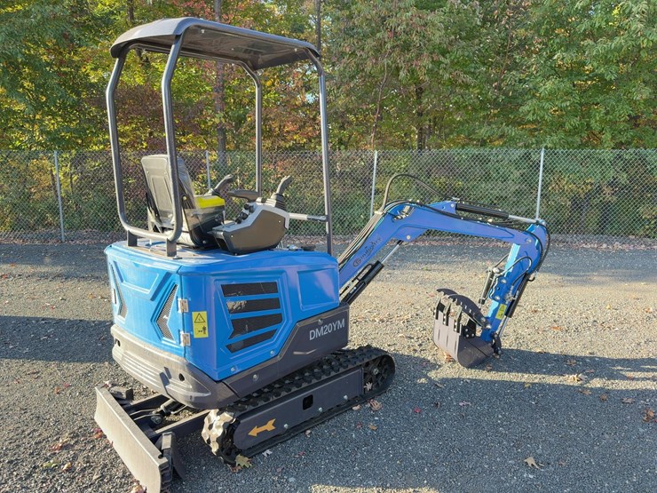 cfg-industrial-dm20ym-mini-excavator-image-3