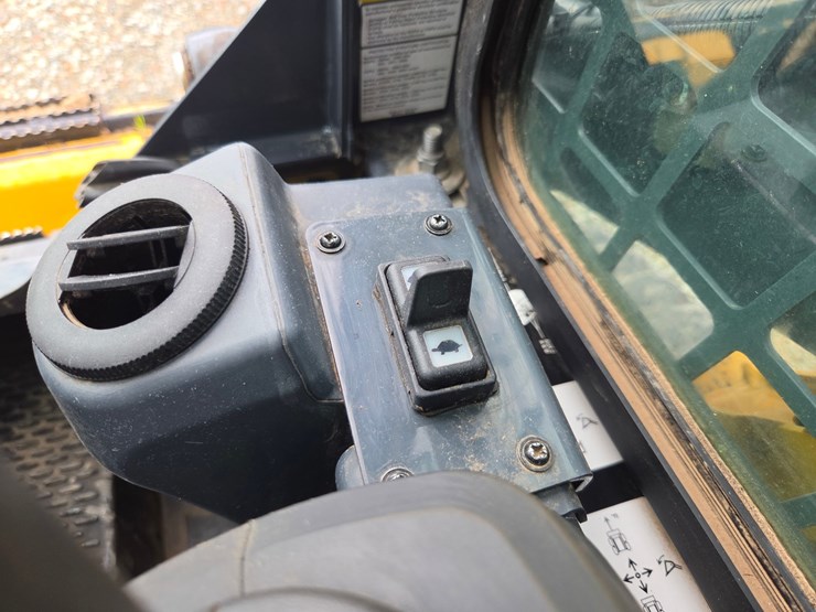 deere-317g-image-36