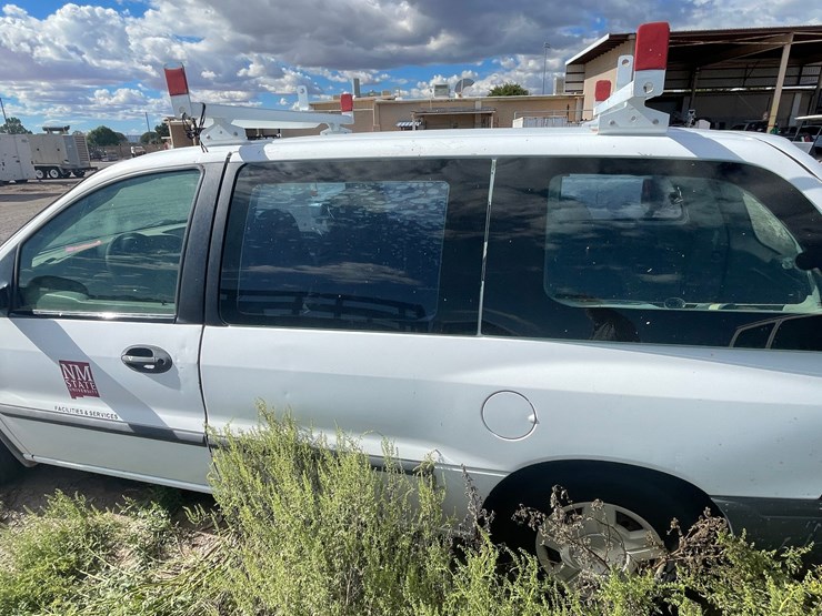 #2774-•-2001-ford-aerostar-van-(has-nm-title)(offsite-at-nmsu)-image-7