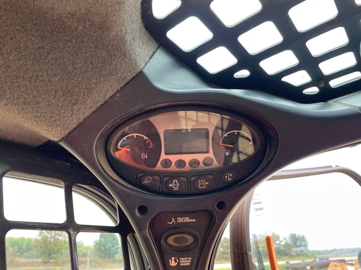 2015-bobcat-t550-image-52