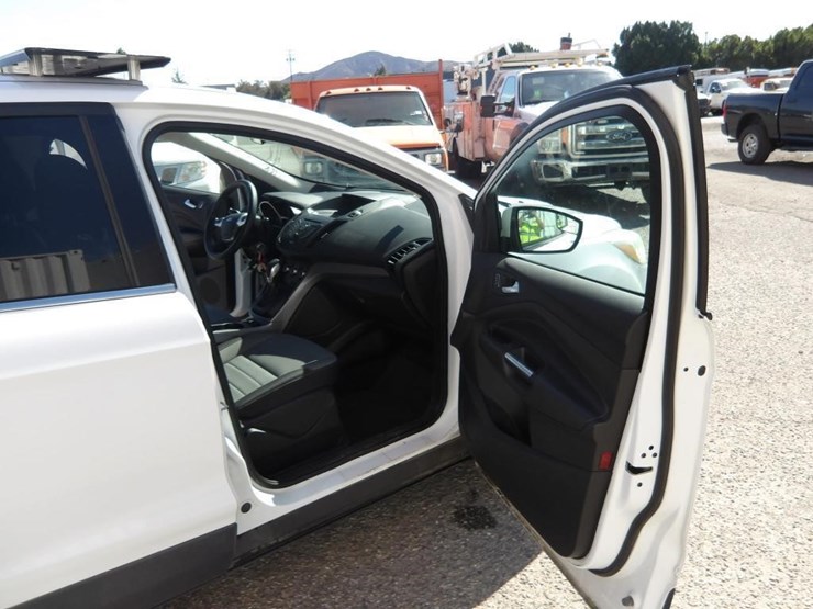 2015-ford-escape-se-image-11