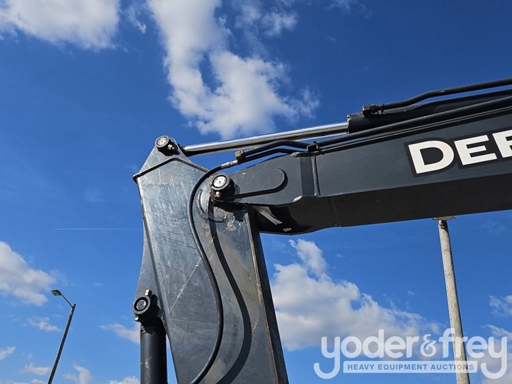 2017-deere-75g-image-13