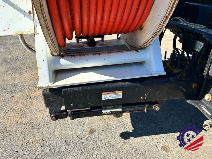 2019-freightliner-114sd-image-42