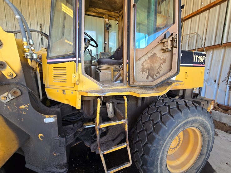 caterpillar-it18f-image-23