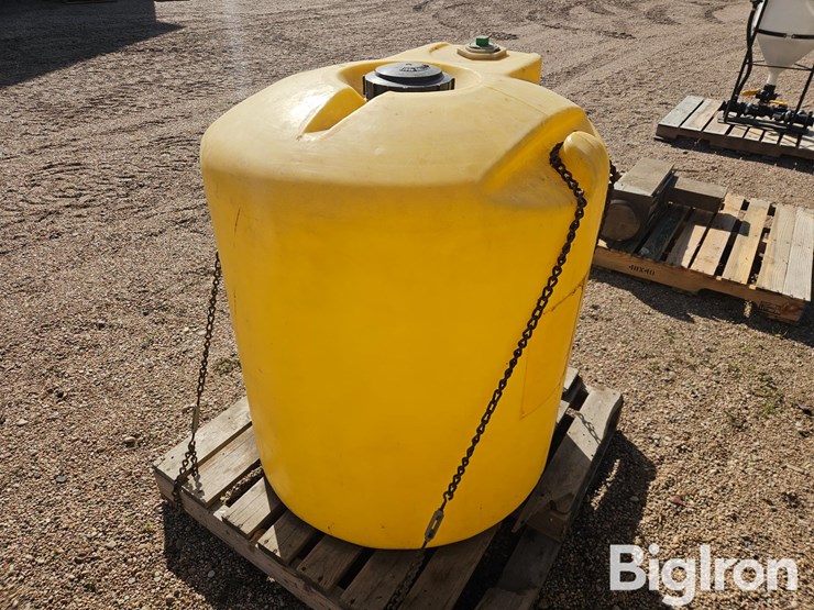 100-gal-poly-liquid-tank-image-3