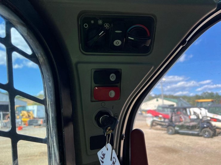 2018-caterpillar-299d2-xhp-image-25
