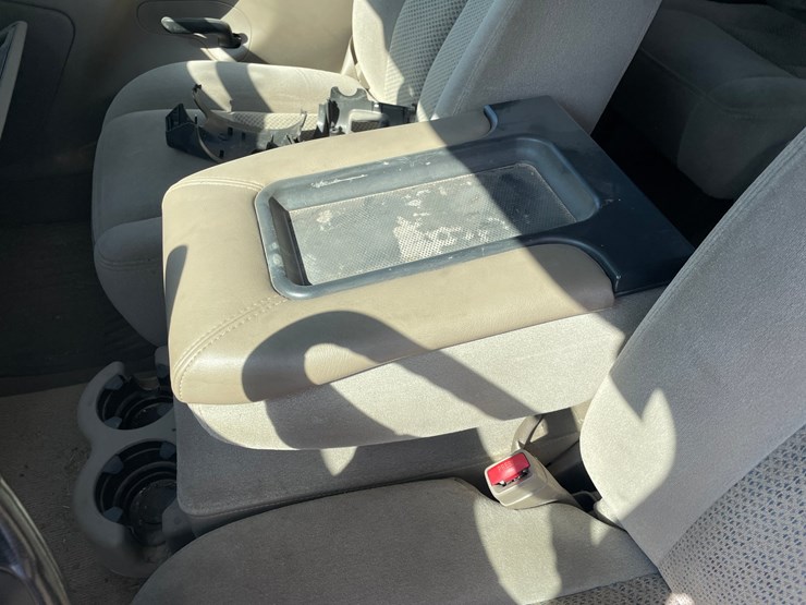 2004-chevrolet-silverado-2500-image-16