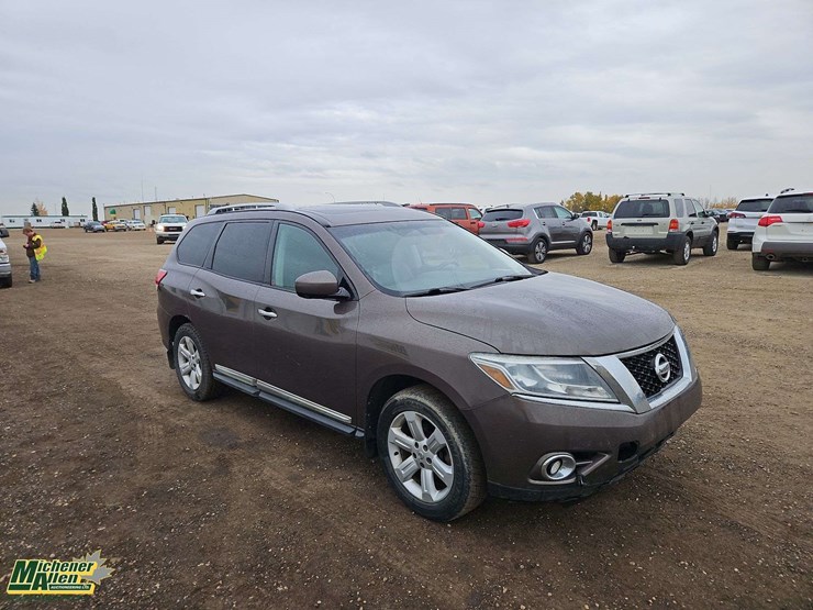 2015-nissan-pathfinder-image-2