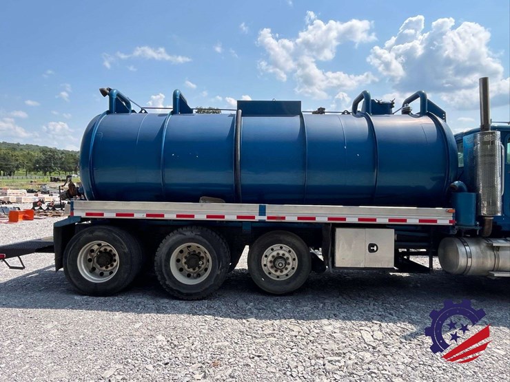 2011-international-paystar-tri-axle-hydrovac-truck-image-37