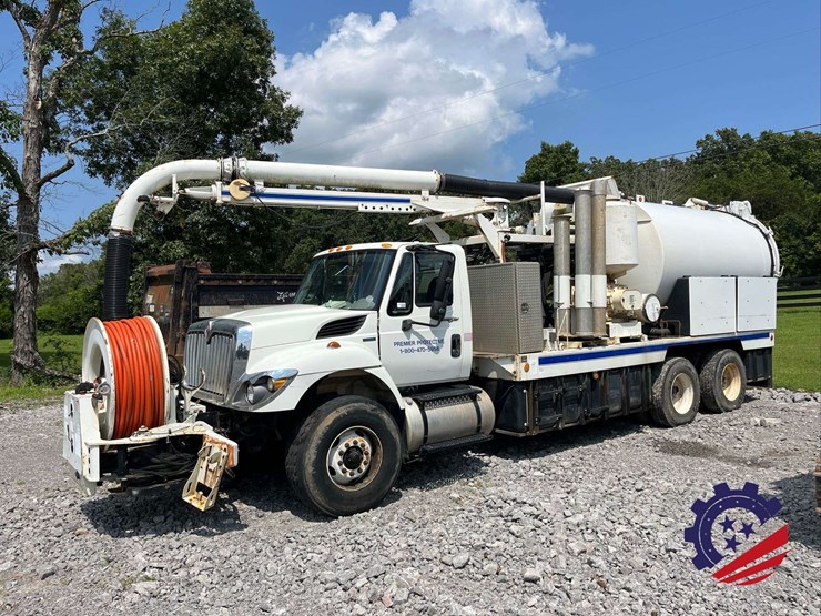 2009-international-sf637-t/a-hydrovac-truck-image-1