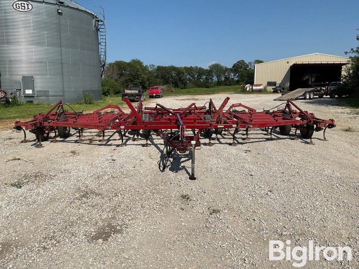 case-ih-4800-image-2
