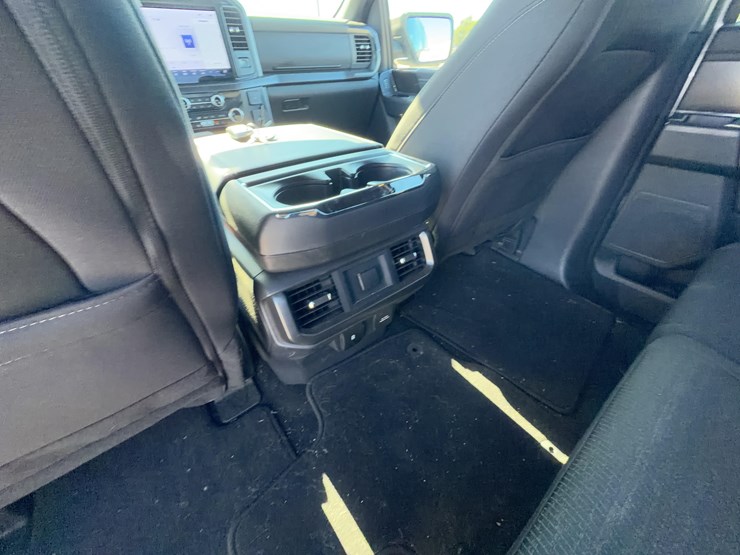 2024-ford-f150-xlt-image-30