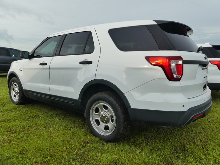 2017-ford-explorer-image-4