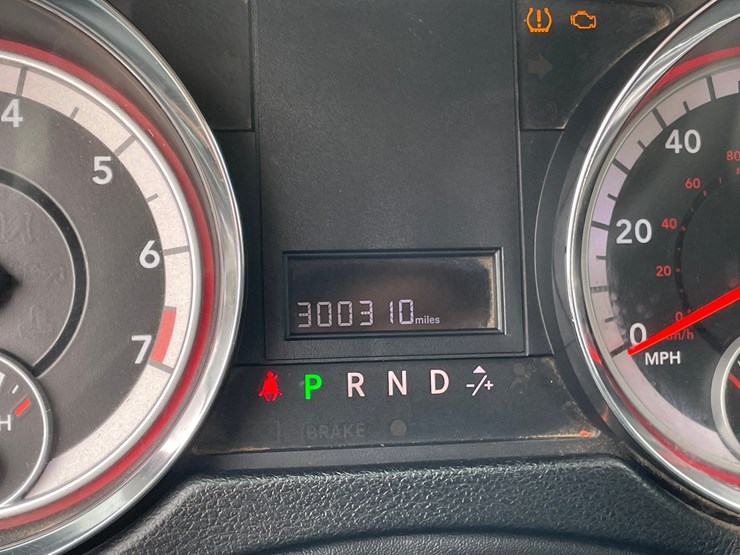 2011-dodge-grand-caravan-image-42