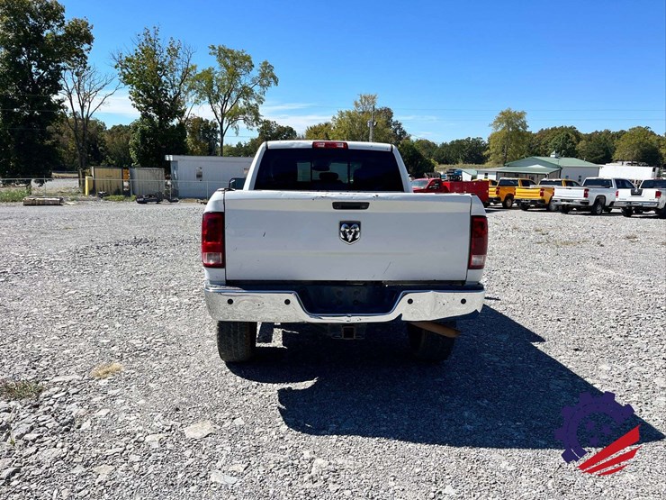 2015-ram-2500-hd-image-4