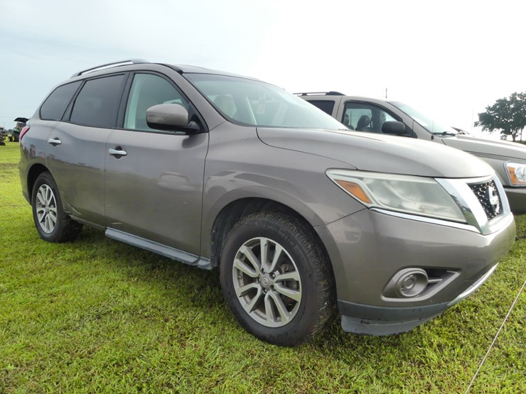 2014-nissan-pathfinder-image-2