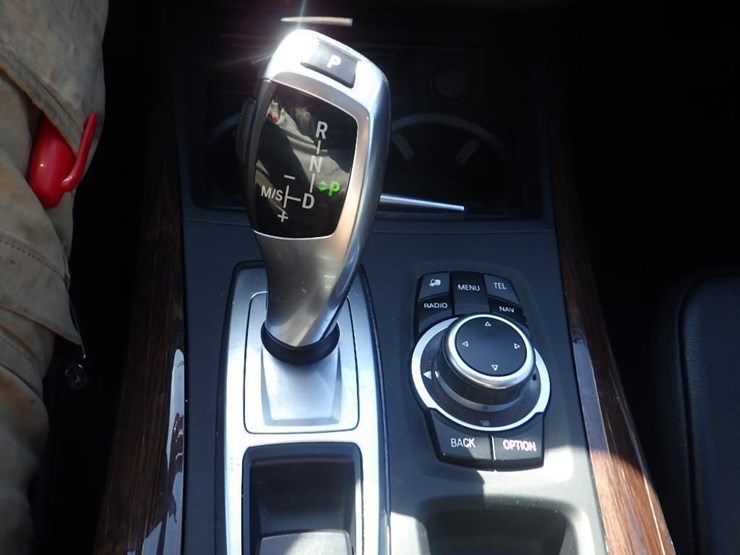 2011-bmw-x5-image-31