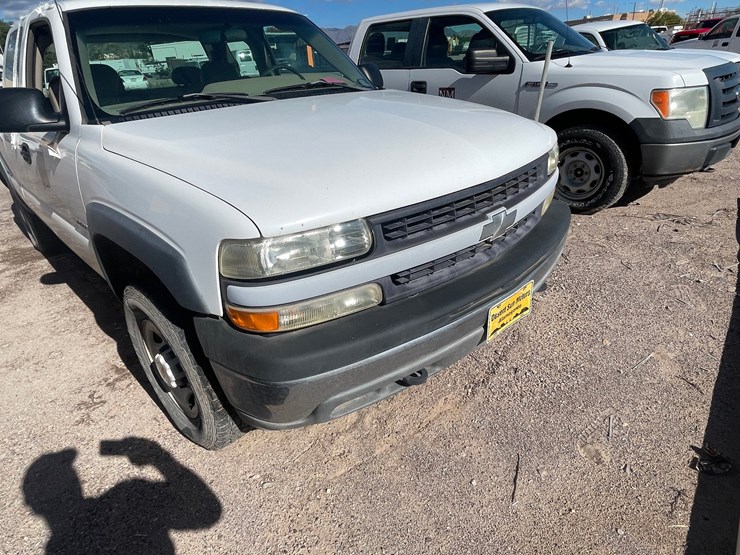 2002-chevrolet-silverado-2500-image-17