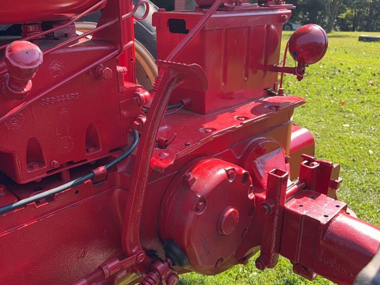 1953-farmall-super-m-image-30