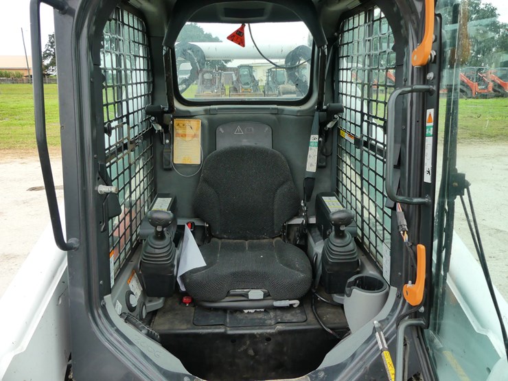 2021-bobcat-t740-image-12