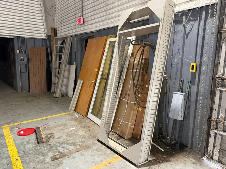 #42113-•-lot-of-miscellaneous-doors-&-shelving-image-1