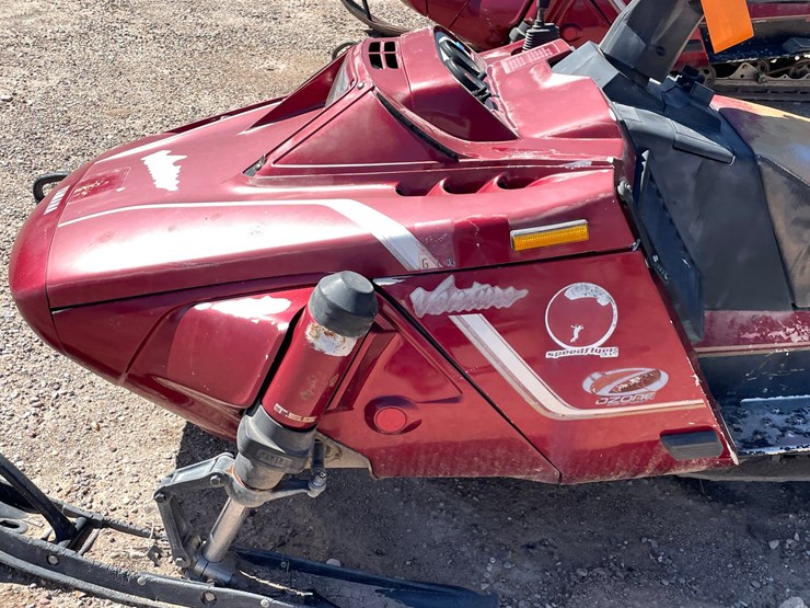 #2897-•-yamaha-venturo-snowmobile-image-22