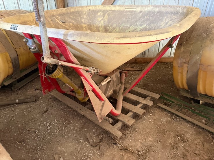 #1741-•-3--point-fertilizer-/-seed-spreader-attachment-image-1