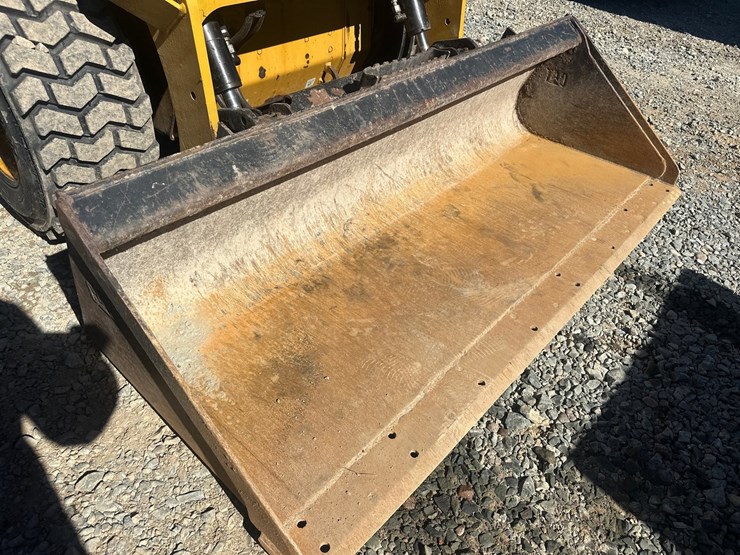 caterpillar-242d-image-38