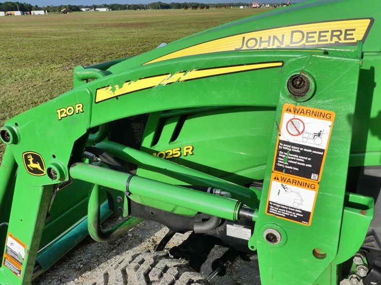 john-deere-1025r-image-12
