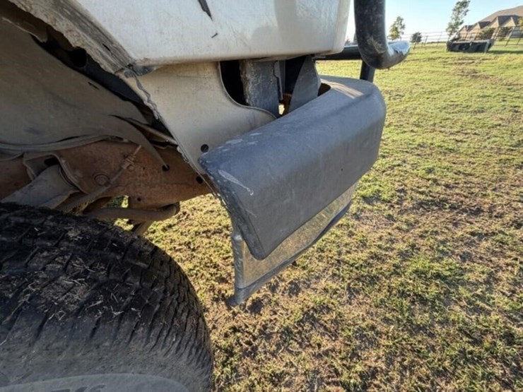 2007-chevrolet-3500-image-23
