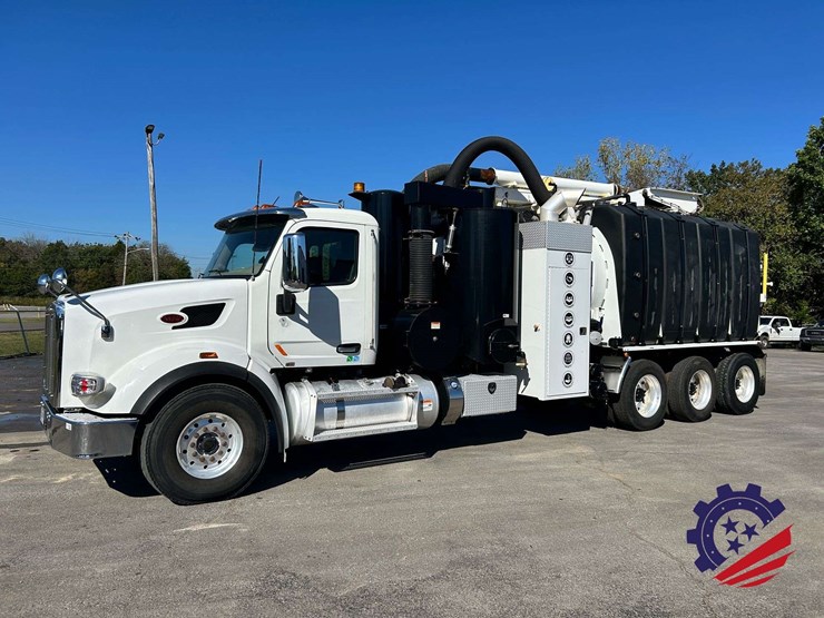 2020-peterbilt-567-image-1