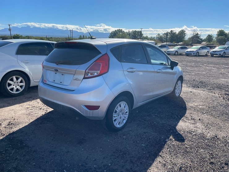 #2761-•-2016-ford-fiesta-passenger-car-(title-in-delay)-image-5