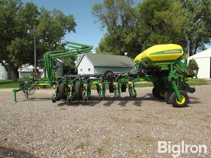 2012-john-deere-1770nt-image-8