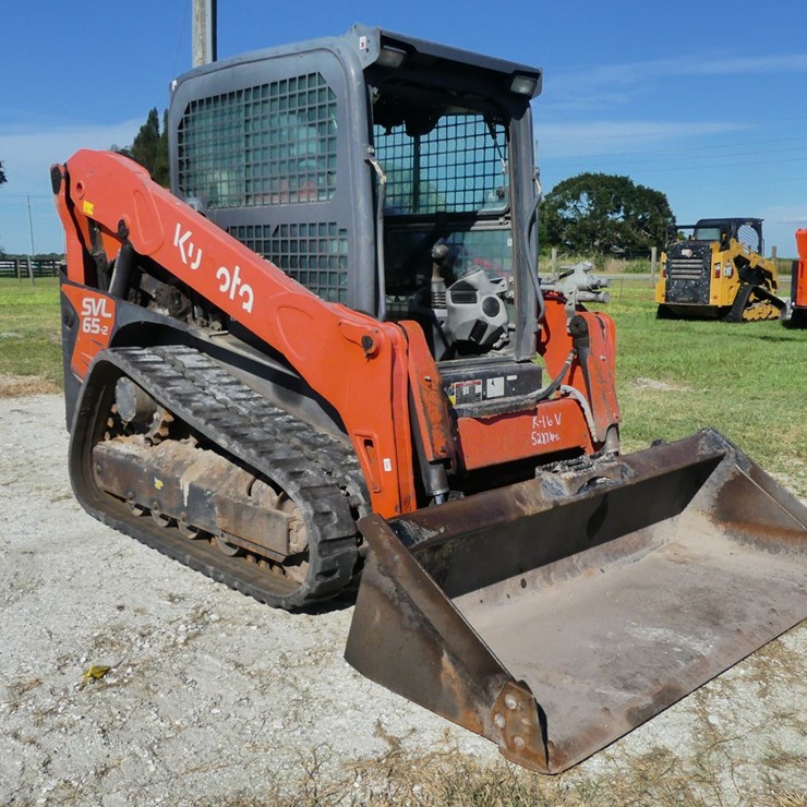 KUBOTA SVL65-2