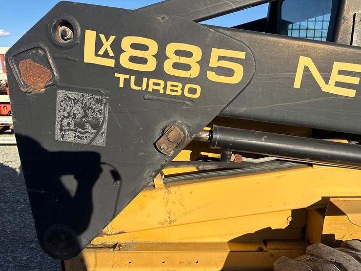 new-holland-lx885-image-23