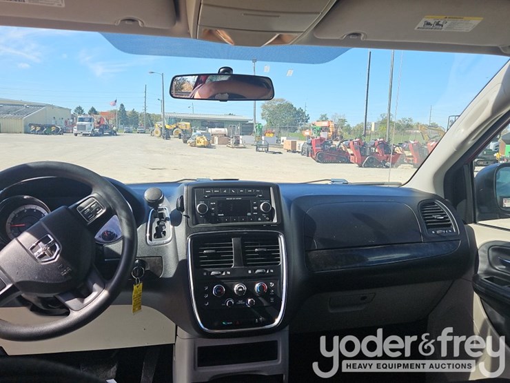 dodge-grand-caravan-image-35