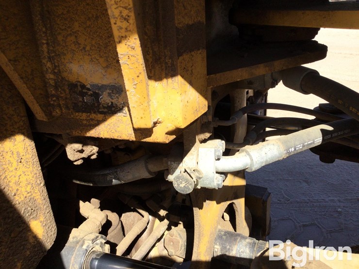 2013-caterpillar-950k-image-13