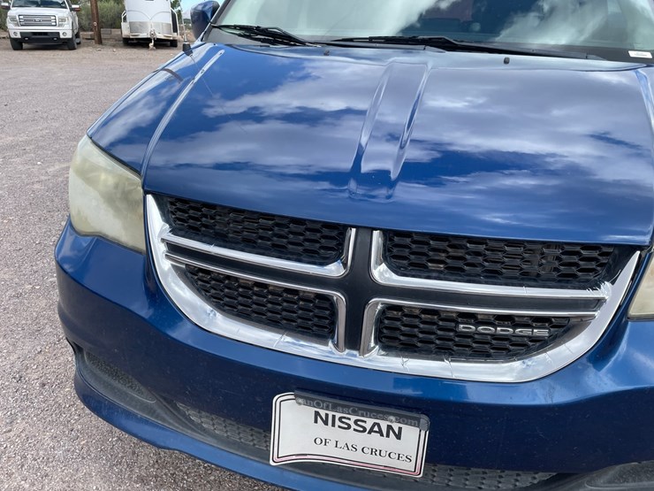 2011-dodge-grand-caravan-image-12