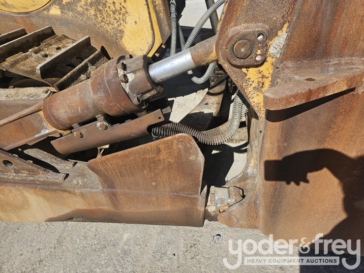 2010-caterpillar-d7e-image-11