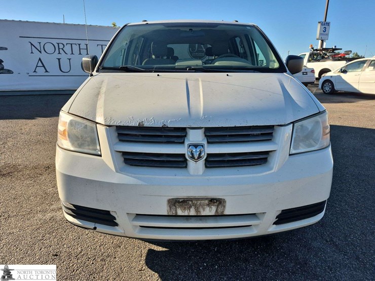 2009-dodge-grand-caravan-se-image-2