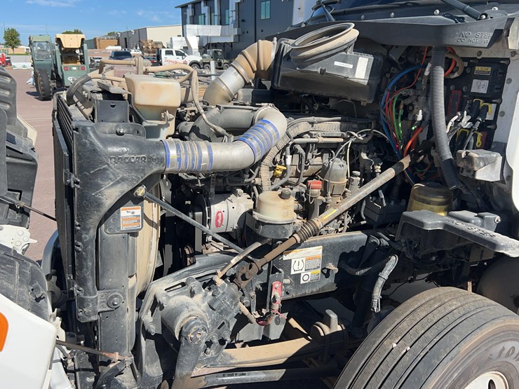 2018-peterbilt-579-image-35