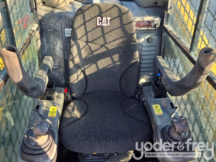 2019-caterpillar-299d2-image-49