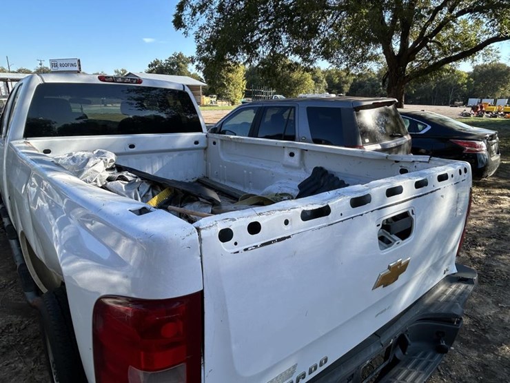 2012-chevrolet-silverado-2500-image-15