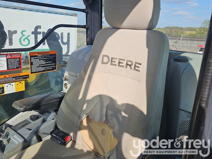 2017-deere-75g-image-25