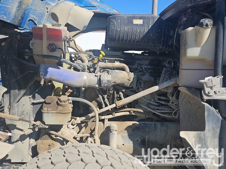 2019-freightliner-122sd-image-20