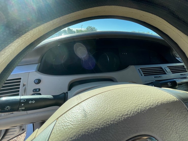 #2762-•-2005-toyota-avalon-(title-in-delay)-image-47