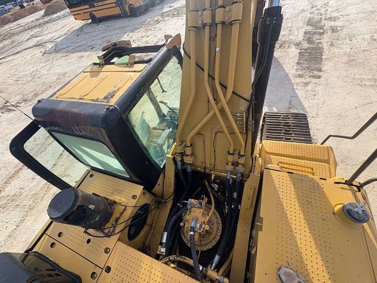 2008-caterpillar-330-image-28